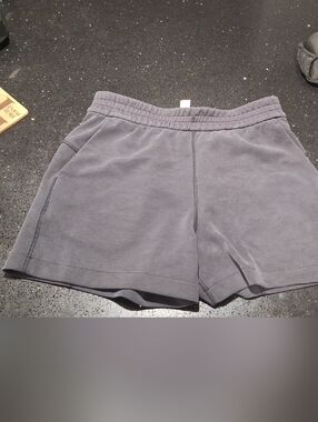 Lululemon Softstreme 4" High Waist Shorts Size 8 In Charcoal